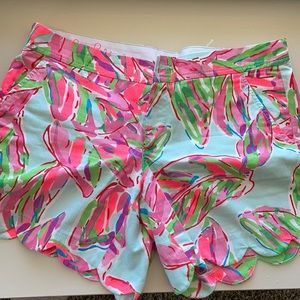 Lilly Pulitzer 5 Inch Buttercup Scallop Hem Short